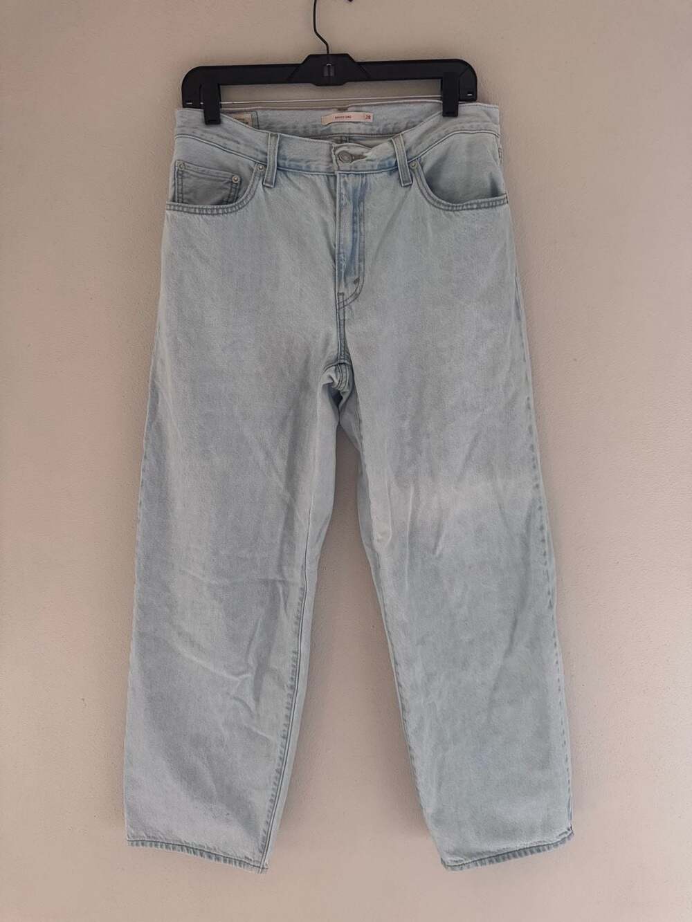 Levi's Size 28 Baggy Dad Jean w/ Leather Patch - Picture 2 of 11